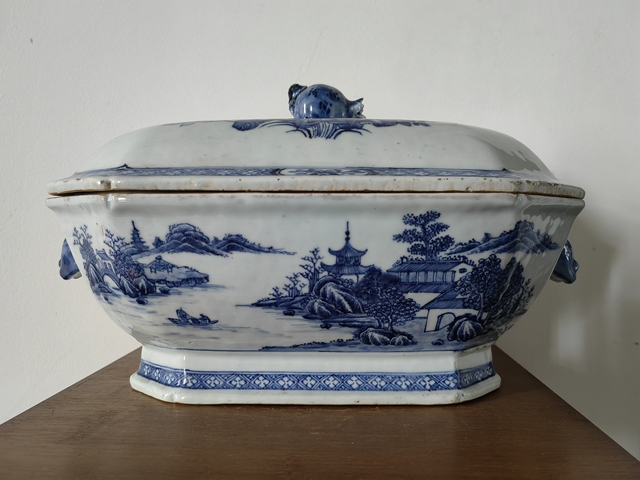 古玩陶瓷青花山水人物紋八方蓋鍋真品鑒賞圖