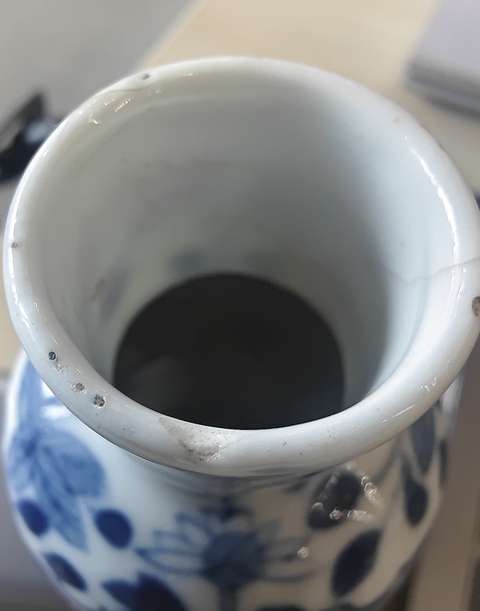 古玩陶瓷晚清青花瓶真品鑒賞圖