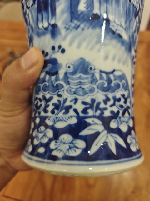 古玩陶瓷青花瓶真品鑒賞圖