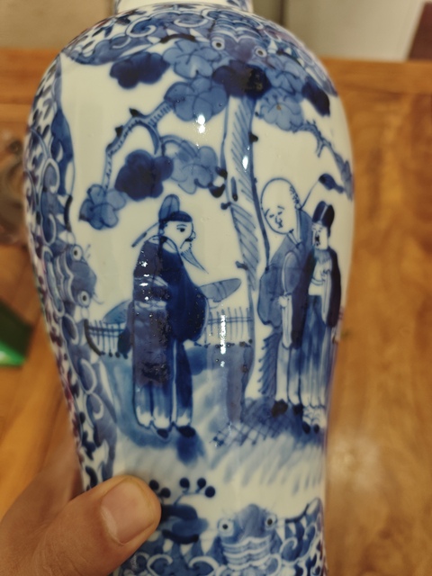 古玩陶瓷青花瓶真品鑒賞圖
