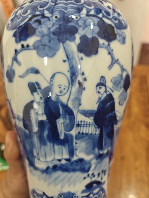 古玩陶瓷青花瓶真品鑒賞圖
