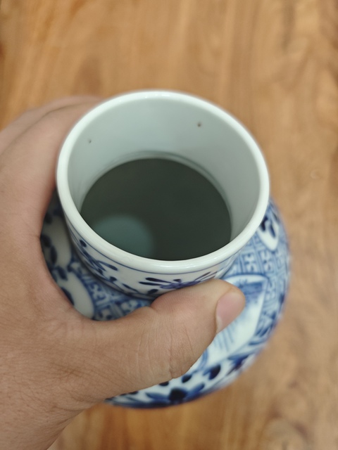古玩陶瓷青花瓶真品鑒賞圖