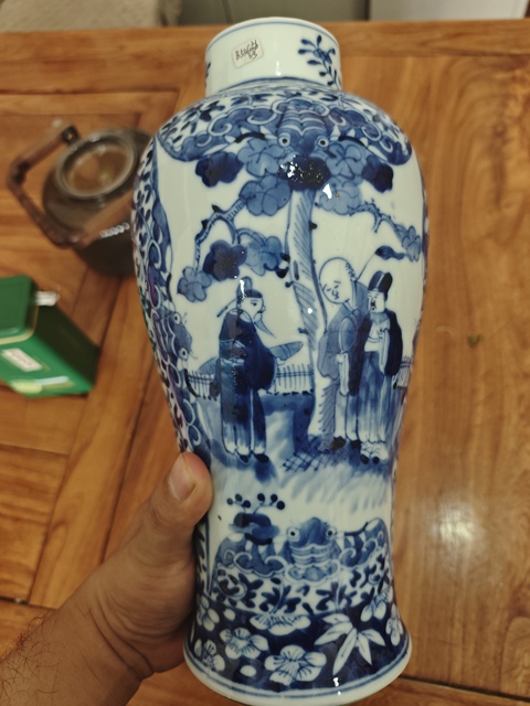 古玩陶瓷青花瓶真品鑒賞圖