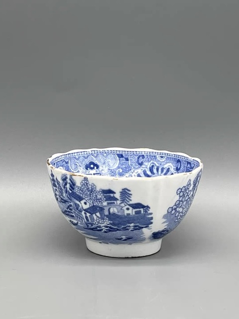 古玩陶瓷青花碗真品鑒賞圖
