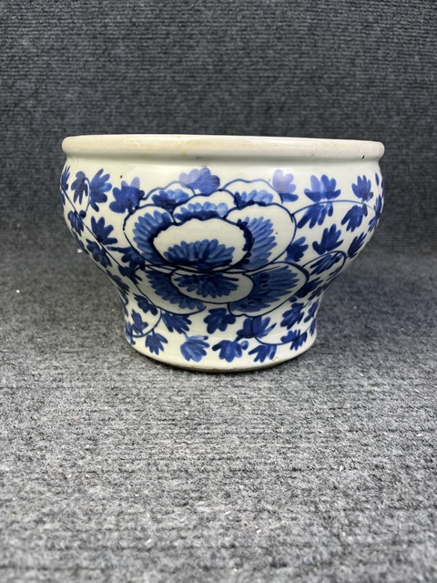 古玩陶瓷青花纏枝花卉紋缸拍賣，當前價格2388元