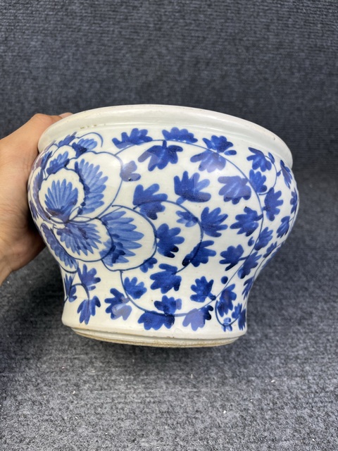 古玩陶瓷青花纏枝花卉紋缸拍賣，當前價格2388元
