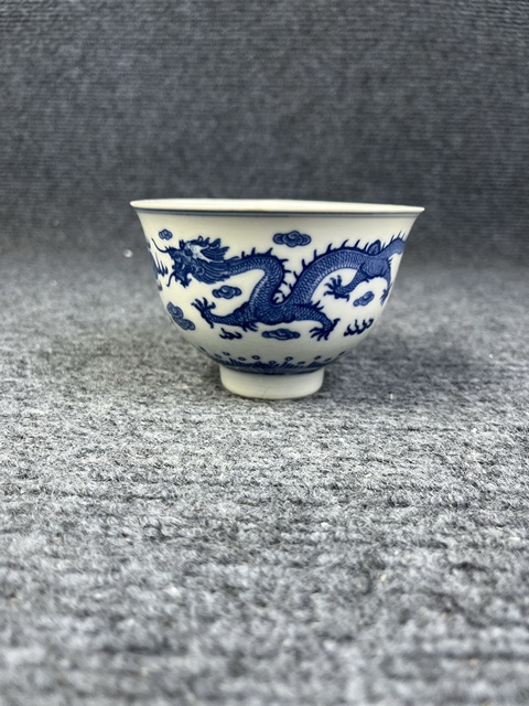 古玩陶瓷青花雙龍戲珠紋茶圓拍賣,當前價格0元