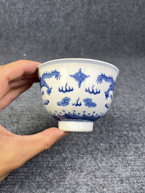 古玩陶瓷青花雙龍戲珠紋茶圓拍賣,當前價格0元