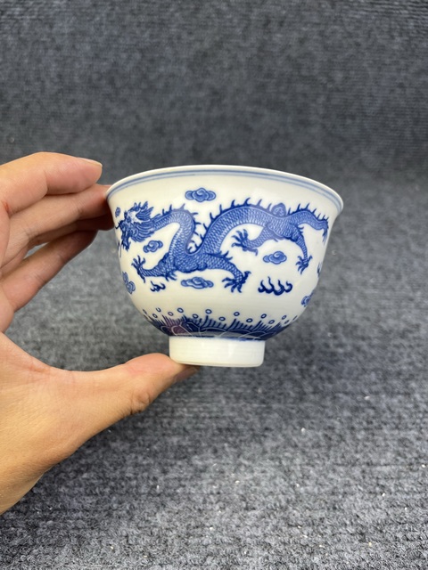 古玩陶瓷青花雙龍戲珠紋茶圓拍賣,當前價格0元