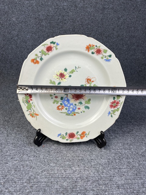 古玩陶瓷粉彩洞石花卉紋花口盤拍賣，當前價格999元