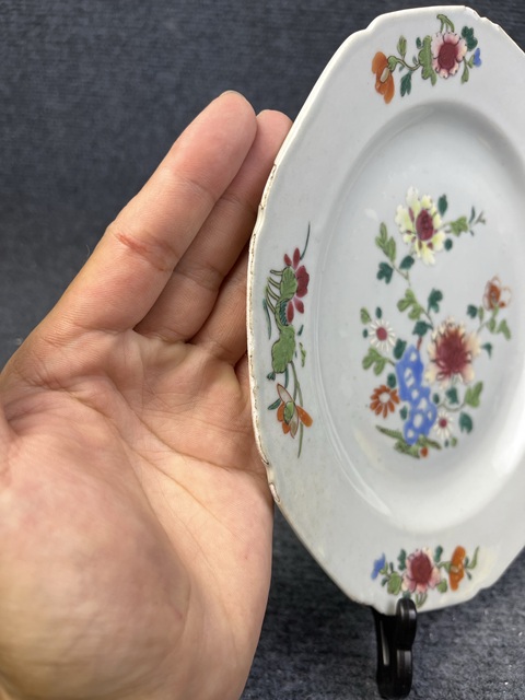 古玩陶瓷粉彩洞石花卉紋花口盤拍賣，當前價格999元