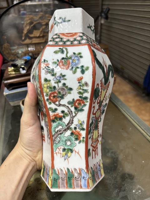 古玩陶瓷三娘教子圖五彩瓶真品鑒賞圖