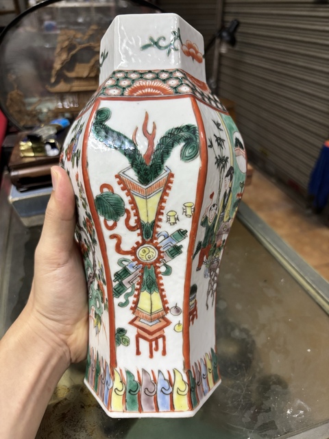 古玩陶瓷三娘教子圖五彩瓶真品鑒賞圖