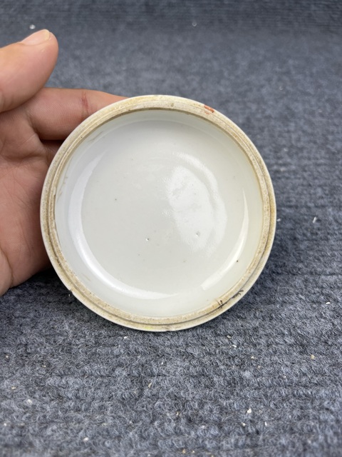 古玩陶瓷粉彩五子奪魁人物紋蓋盒真品鑒賞圖