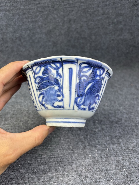 古玩陶瓷青花開窗博古花鳥紋碗真品鑒賞圖