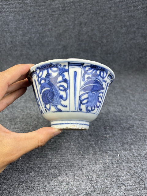 古玩陶瓷青花開窗博古花鳥紋碗真品鑒賞圖