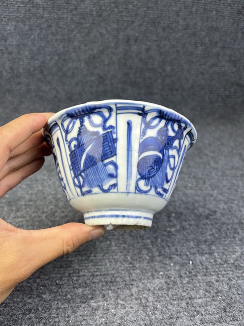 古玩陶瓷青花開窗博古花鳥紋碗真品鑒賞圖