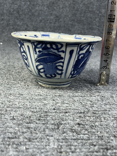 古玩陶瓷青花開窗博古花鳥紋碗真品鑒賞圖
