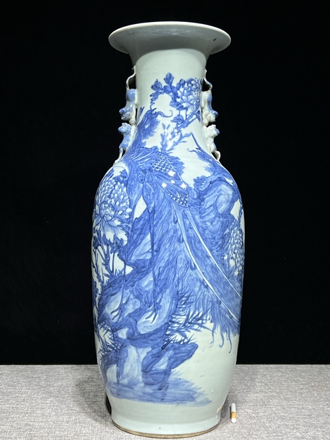 古玩陶瓷豆青釉青花鳳穿牡丹圖撇口瓶真品鑒賞圖