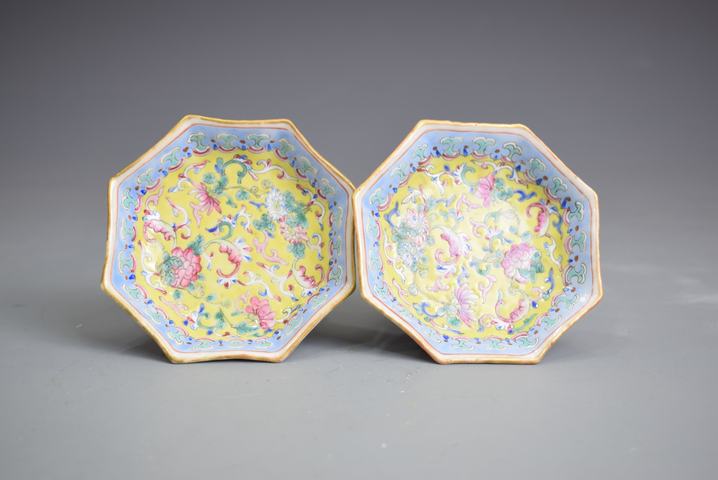 古玩陶瓷同治粉彩纏枝花卉紋八方供盤一對真品鑒賞圖