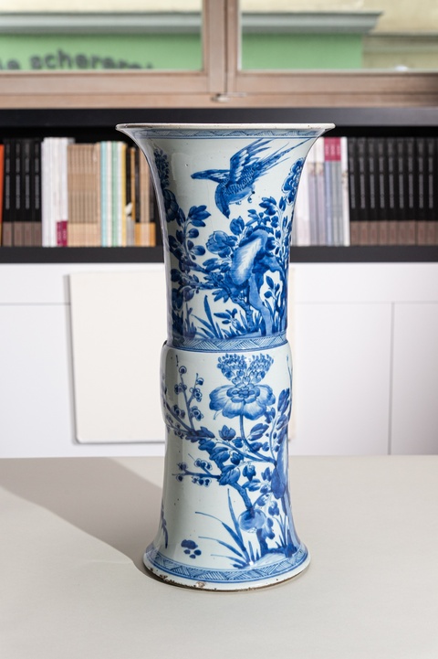 古玩陶瓷清康熙青花雉雞牡丹紋大花觚真品鑒賞圖