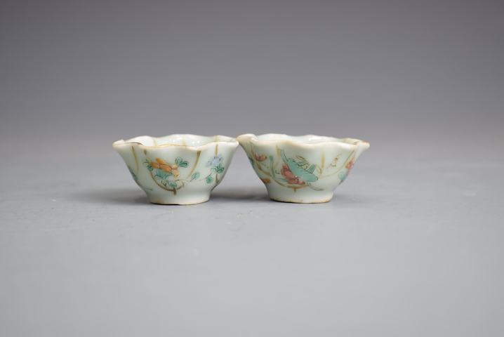 古玩陶瓷清晚青釉粉彩花卉紋花口杯一對真品鑒賞圖