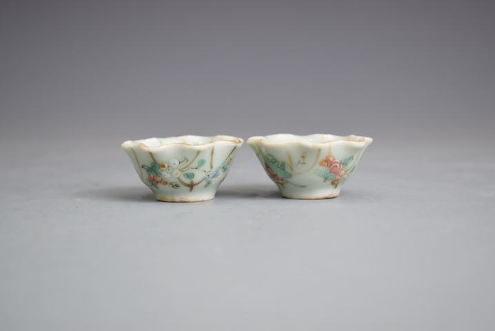 古玩陶瓷清晚青釉粉彩花卉紋花口杯一對真品鑒賞圖