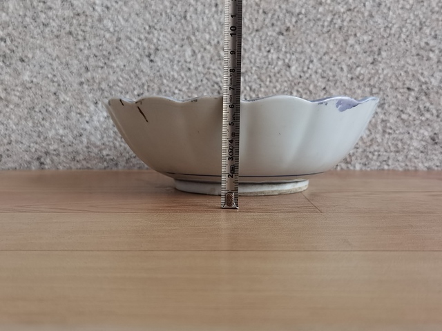 古玩陶瓷五彩花口碗真品鑒賞圖