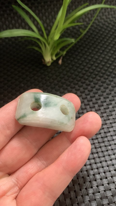 古玩玉器清代翡翠雕“荷包扣”拍賣,當(dāng)前價格2600元