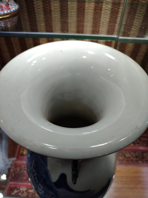 古玩陶瓷山水青花大瓶真品鑒賞圖