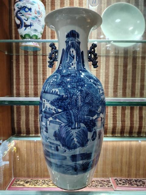 古玩陶瓷山水青花大瓶真品鑒賞圖