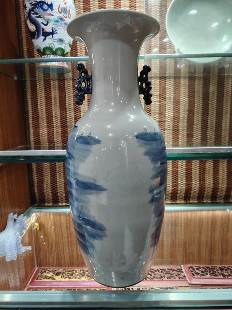 古玩陶瓷山水青花大瓶真品鑒賞圖