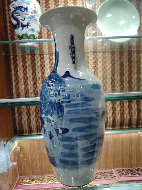 古玩陶瓷山水青花大瓶真品鑒賞圖