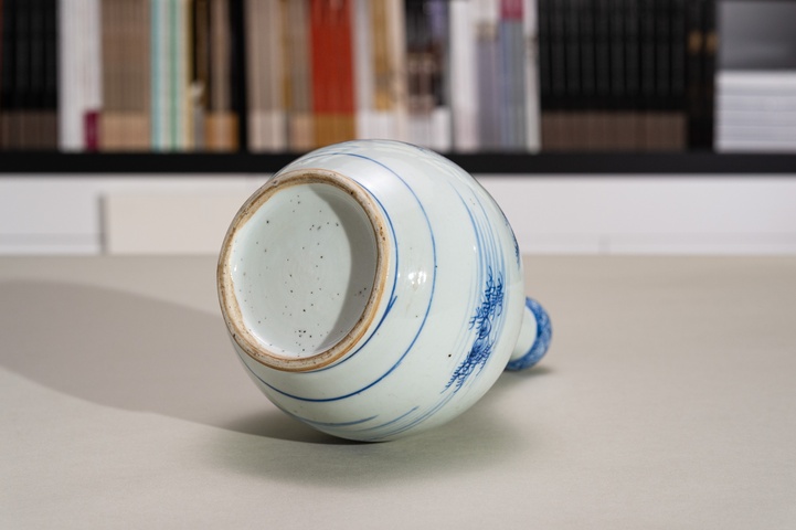 古玩陶瓷青花山水人物紋蒜頭瓶真品鑒賞圖