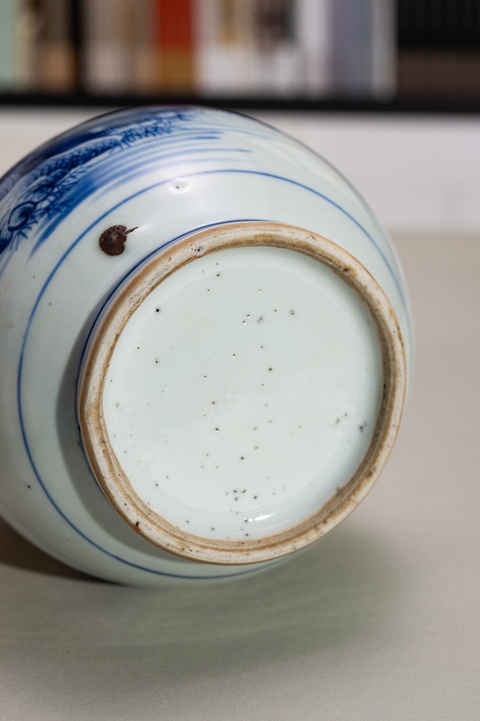 古玩陶瓷青花山水人物紋蒜頭瓶真品鑒賞圖