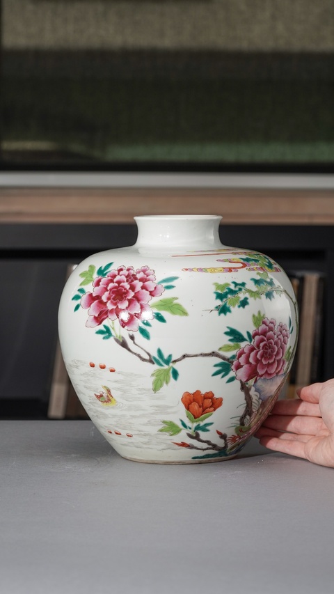 古玩陶瓷粉彩五倫圖石榴尊真品鑒賞圖