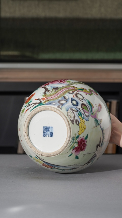 古玩陶瓷粉彩五倫圖石榴尊真品鑒賞圖
