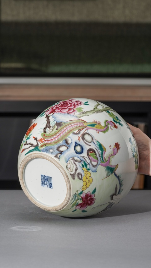 古玩陶瓷粉彩五倫圖石榴尊真品鑒賞圖