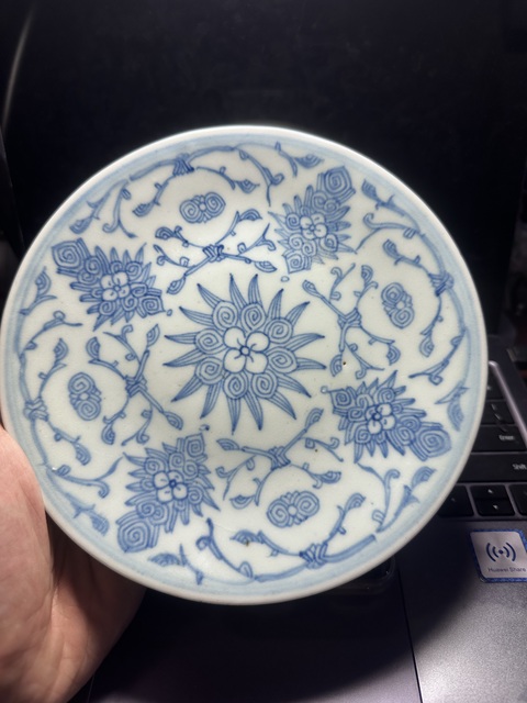 古玩陶瓷花卉紋青花盤真品鑒賞圖