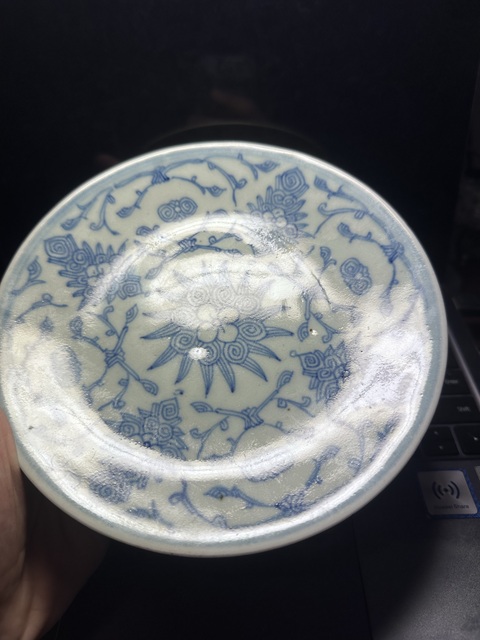 古玩陶瓷花卉紋青花盤真品鑒賞圖
