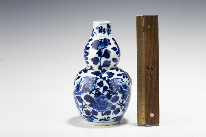 古玩陶瓷清晚·青花龍穿花紋葫蘆瓶真品鑒賞圖