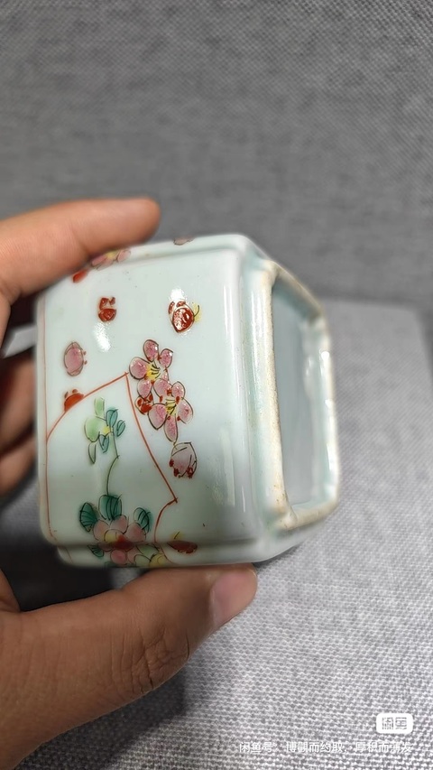 古玩陶瓷花蝶紋五彩四方倭角水盂真品鑒賞圖
