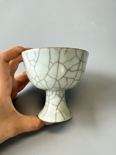 古玩陶瓷仿官釉高足杯真品鑒賞圖