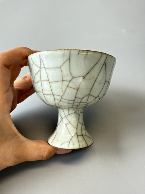 古玩陶瓷仿官釉高足杯真品鑒賞圖