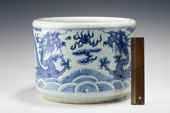 古玩陶瓷清晚·青花雙龍戲珠紋筒式爐真品鑒賞圖