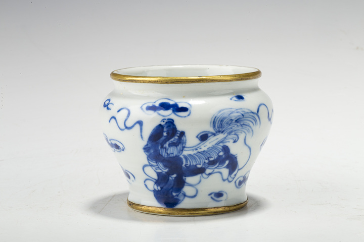 古玩陶瓷清晚·青花獅紋小廣口罐拍賣,當前價格0元