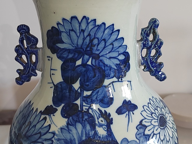 古玩陶瓷大雞圖青花瓶拍賣,當前價格800元
