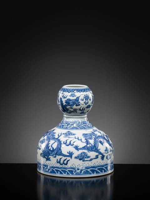 古玩陶瓷50年代左右青花海水龍紋尊真品鑒賞圖