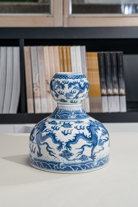 古玩陶瓷50年代左右青花海水龍紋尊真品鑒賞圖