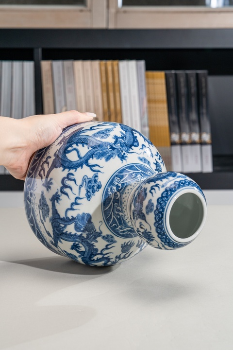 古玩陶瓷50年代左右青花海水龍紋尊真品鑒賞圖
